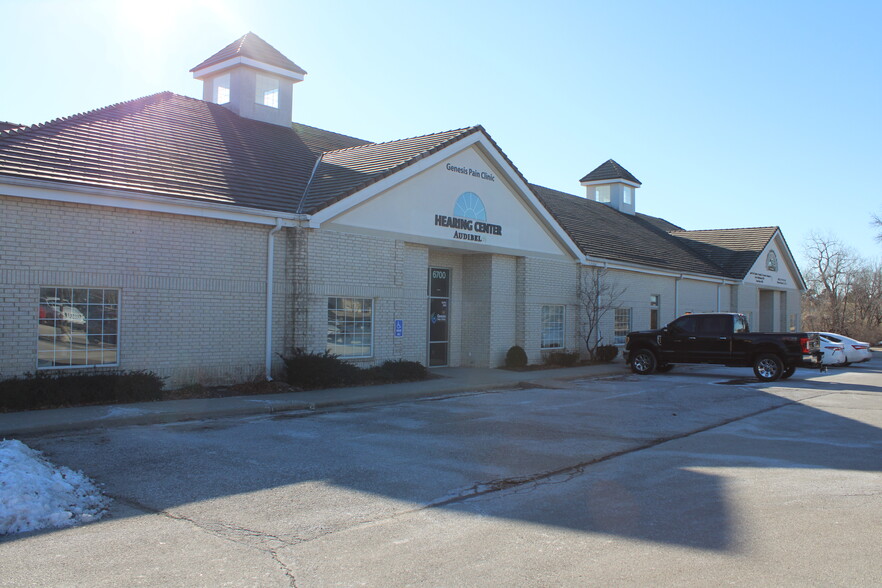 6700 W 121st St, Overland Park, KS for lease - Building Photo - Image 2 of 10