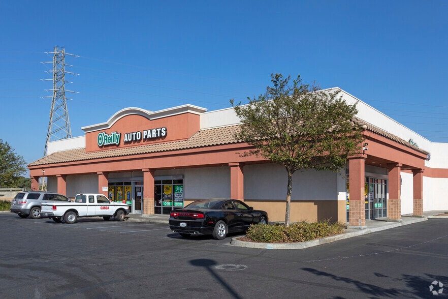 4190 N West Ave, Fresno, CA for lease - Building Photo - Image 2 of 10
