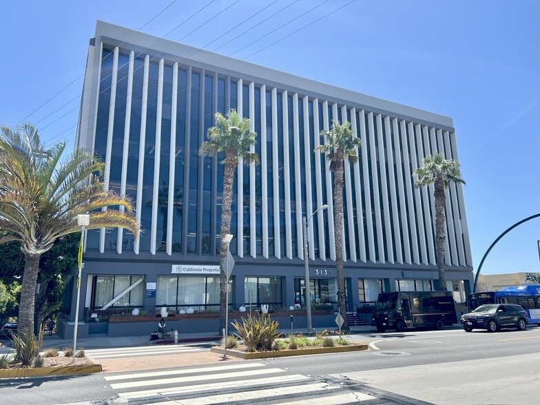 3130 Wilshire Blvd, Santa Monica, CA for lease - Building Photo - Image 2 of 12