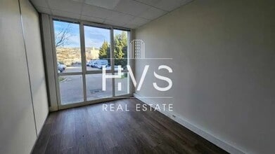 Office in Marseille for lease Interior Photo- Image 2 of 5