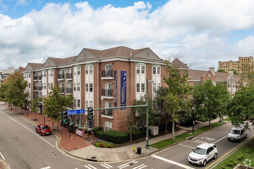 200 College Pl, Norfolk, VA for sale - Primary Photo - Image 1 of 1