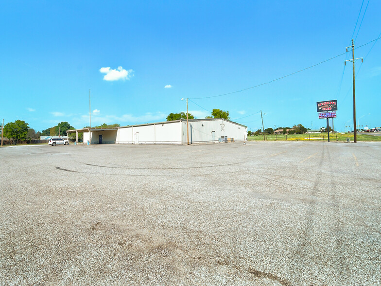 1323 S Commerce St, Ardmore, OK for sale - Building Photo - Image 3 of 36