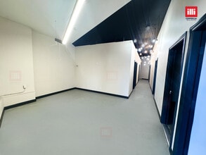 105-107 S Sparks St, Burbank, CA for lease Interior Photo- Image 2 of 6