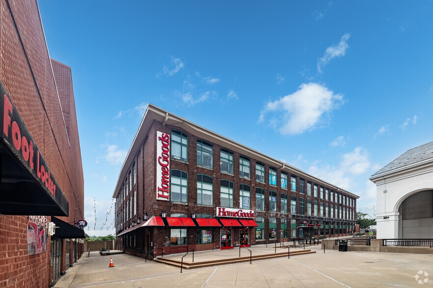 8000 Cooper Ave, Glendale, NY for sale - Primary Photo - Image 1 of 1