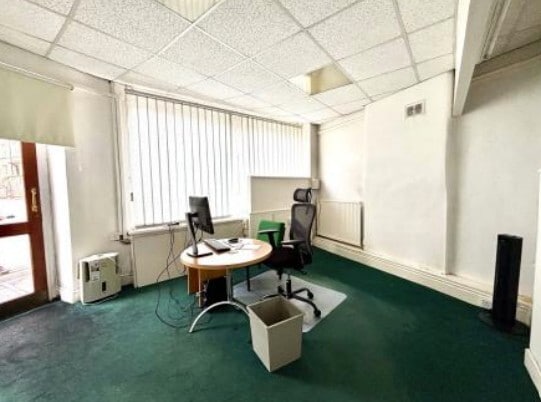 Bath Street, Bakewell for sale - Interior Photo - Image 2 of 16