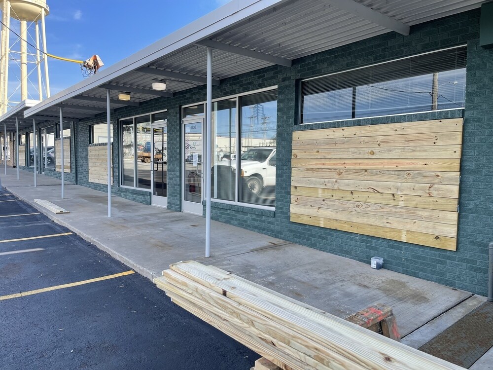 19261936 E Meadowmere St, Springfield, MO 65804