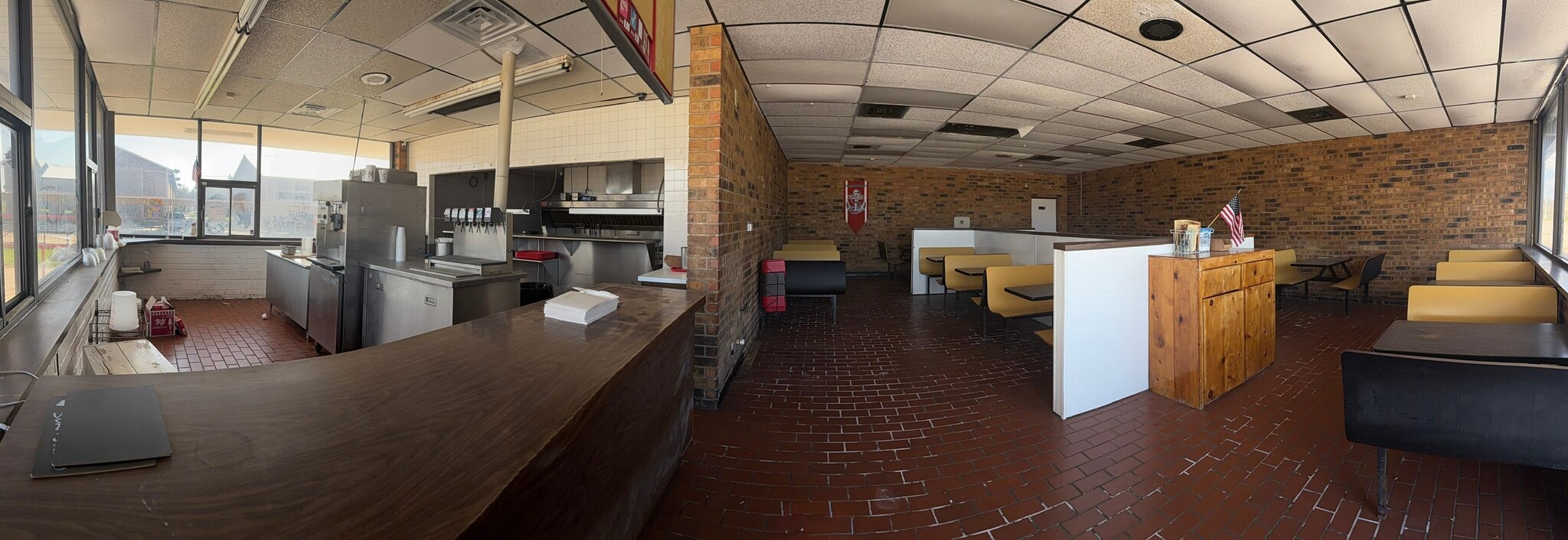 301-327 S Brazosport Blvd, Freeport, TX for lease Interior Photo- Image 1 of 1