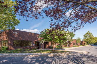 910 Cromwell Park Dr, Glen Burnie, MD for lease Building Photo- Image 1 of 2