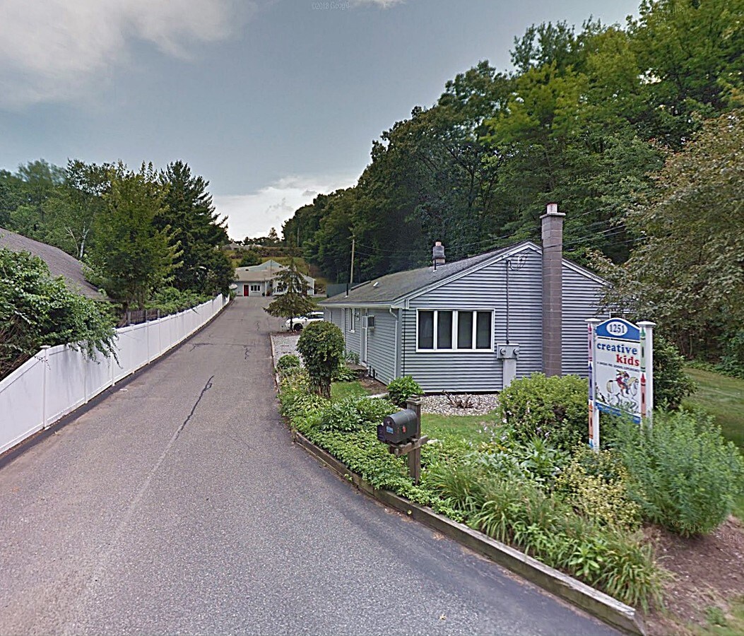 1251 E Mountain Rd, Westfield, MA 01085