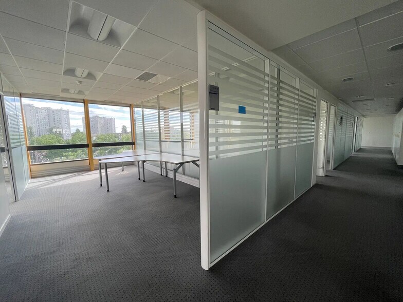 12 Rue André Huet, Reims for lease - Building Photo - Image 3 of 8
