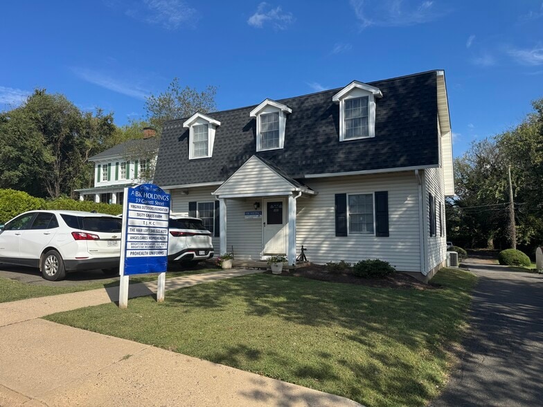 39 Garrett St, Warrenton, VA for sale - Building Photo - Image 1 of 4
