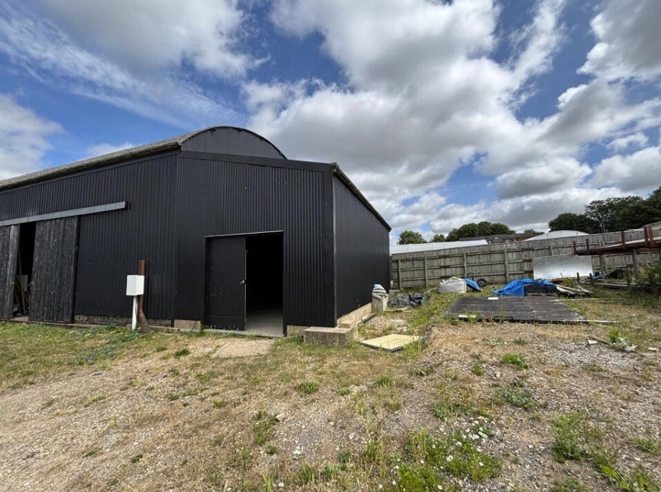 New Mill End, Luton for lease Building Photo- Image 1 of 2