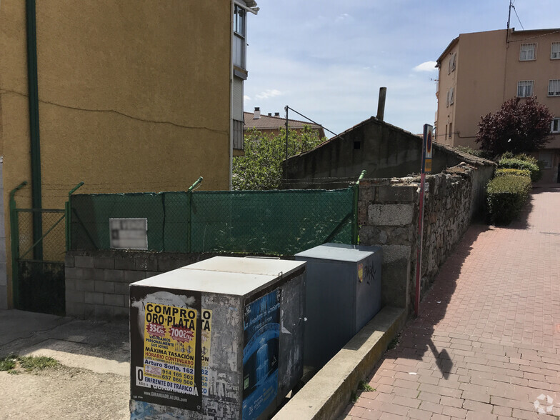 Calle Alfonso Senra, 1, Guadarrama, Madrid for sale - Building Photo - Image 2 of 2