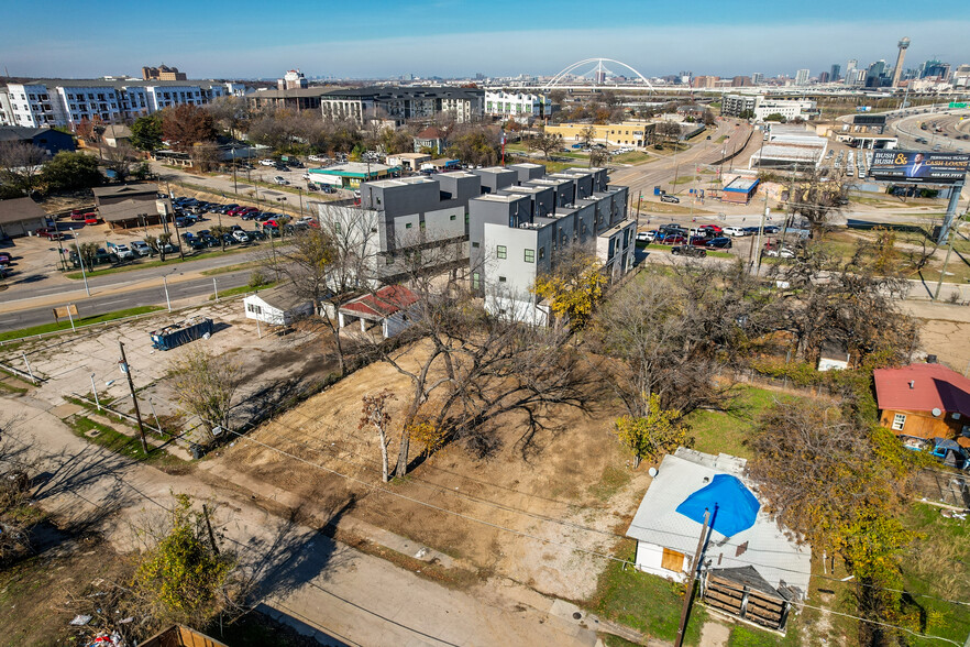 913 Dale St, Dallas, TX for sale - Aerial - Image 2 of 7