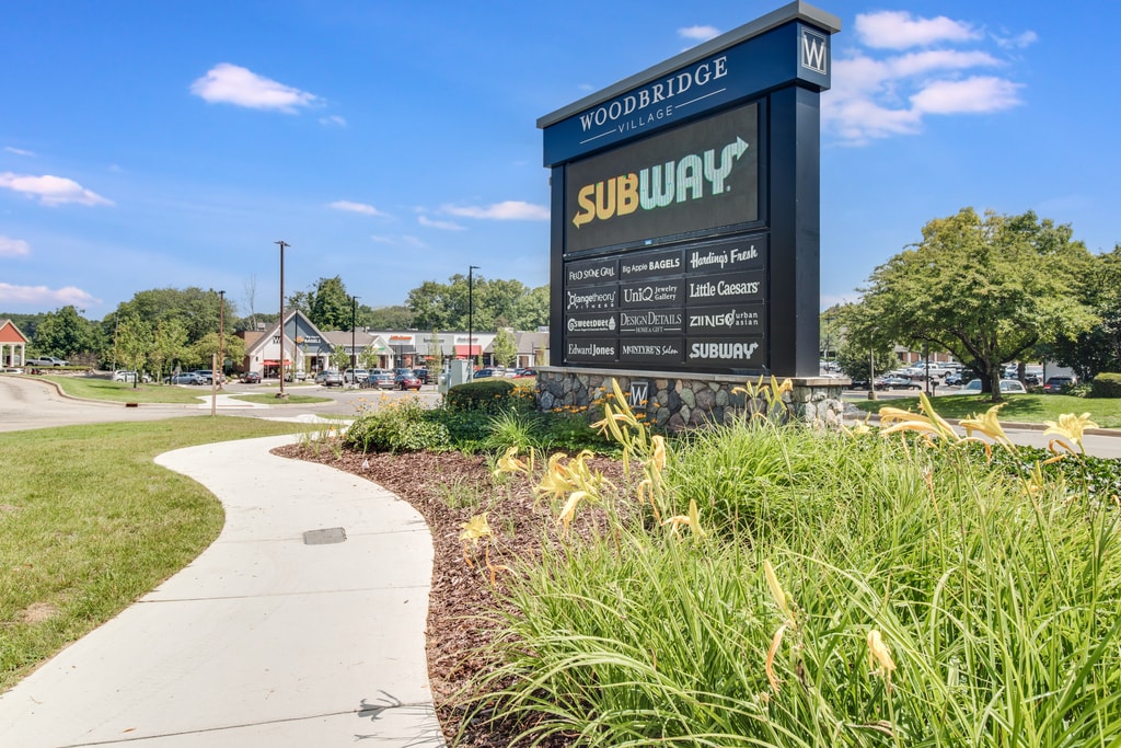 37503838 W Centre Ave, Portage, MI 49024 Woodbridge Shopping Village