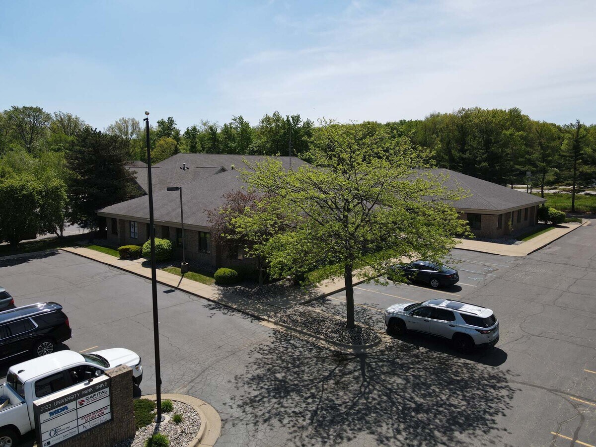 2133 University Park Dr, Okemos, MI 48864