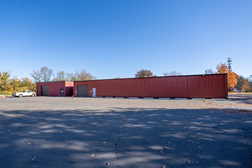 2 S Bridge Dr, Agawam, MA for lease - Primary Photo - Image 1 of 20