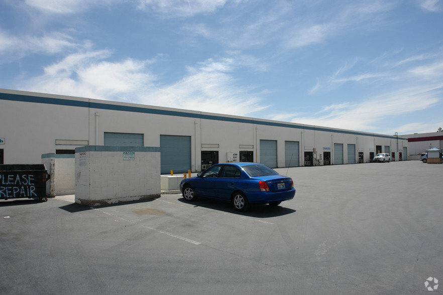 3565 W Harmon Ave, Las Vegas, NV for lease - Building Photo - Image 3 of 9