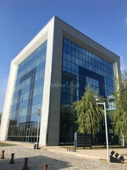 Office in Metz for lease - Building Photo - Image 3 of 10