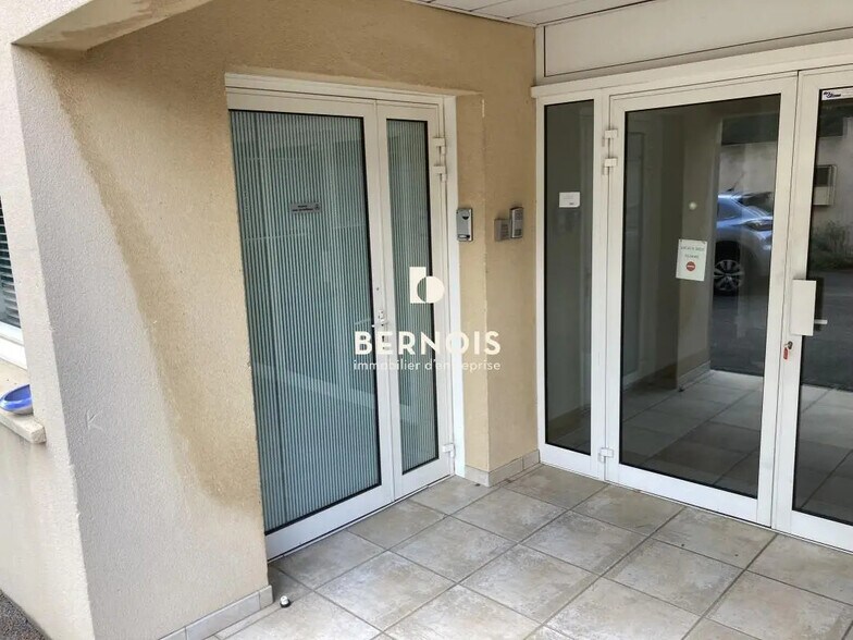 Office in La Seyne-sur-Mer for lease - Building Photo - Image 2 of 5