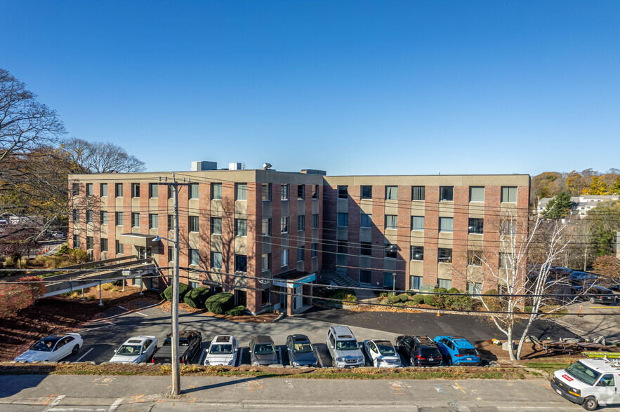 65 Walnut St, Wellesley, MA for lease - Building Photo - Image 3 of 4