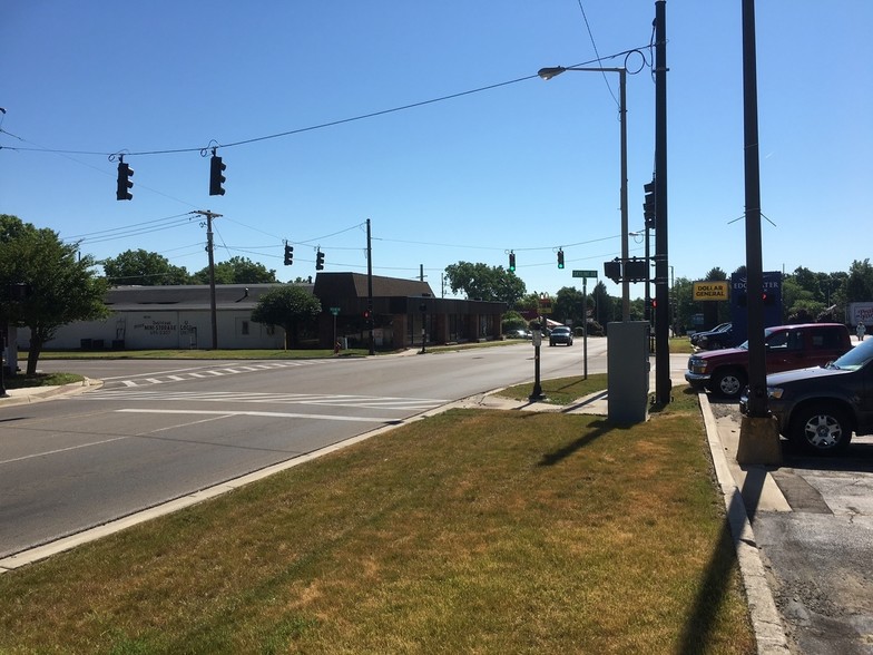 714 E Front St, Buchanan, MI for lease - Building Photo - Image 3 of 6