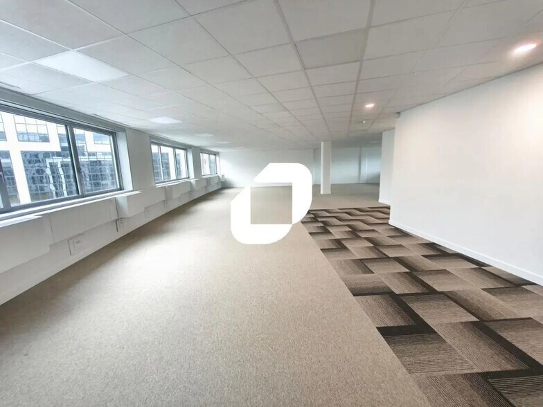 Office in Noisy-le-Grand for lease - Interior Photo - Image 1 of 4