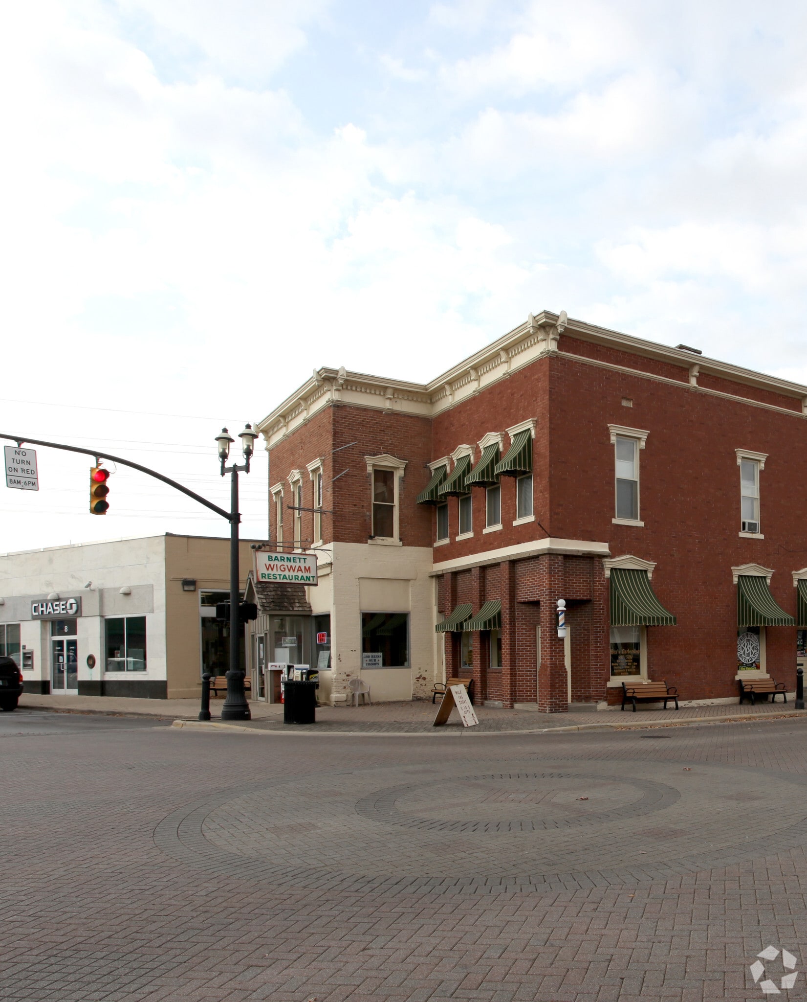4 S High St, Canal Winchester, OH 43110 INVESTMENT BUILDING WITH 2 TENANTS