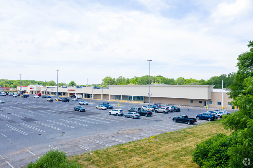 293 State Route 104, Oswego, NY for lease - Building Photo - Image 1 of 7