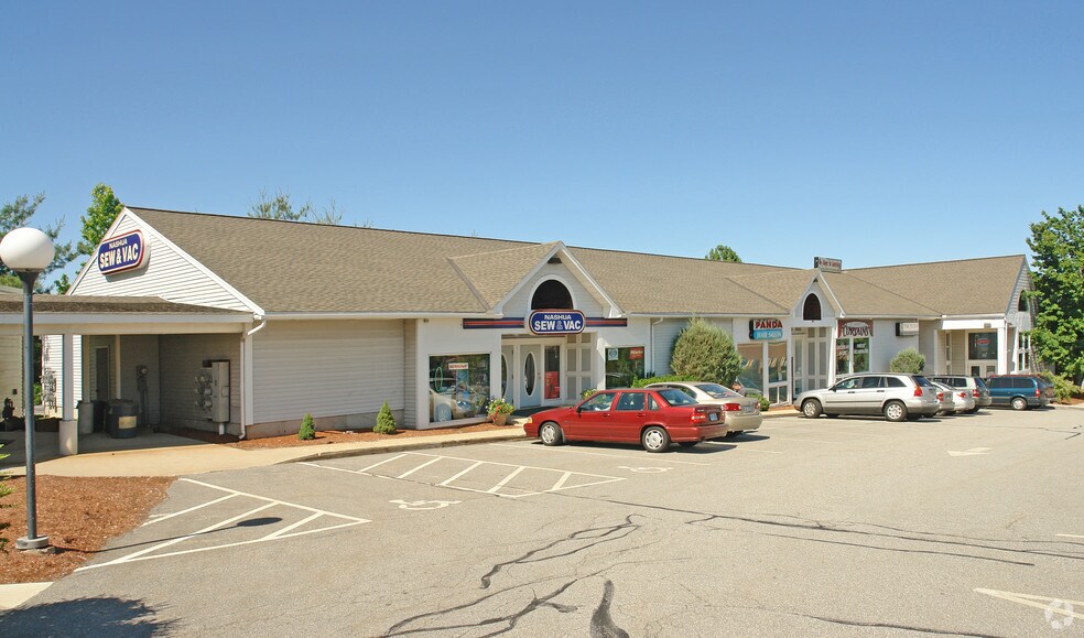 228 Daniel ster Hwy, Nashua, NH 03060