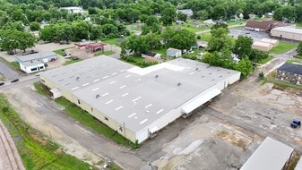 102 S Main St, Mountain Grove MO - Warehouse