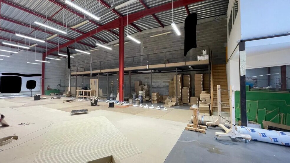 Industrial in Le Muy for lease - Construction Photo - Image 2 of 9