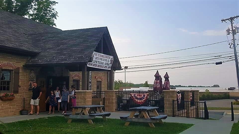 3296 Morefield Rd, Hermitage, PA 16148