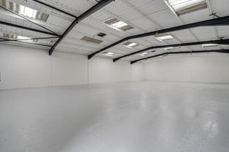 Limberline Spur, Portsmouth for lease Interior Photo- Image 1 of 4