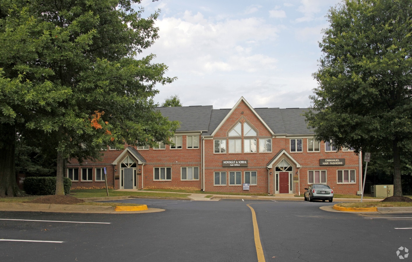 5693 Columbia Pike, Falls Church, VA 22041