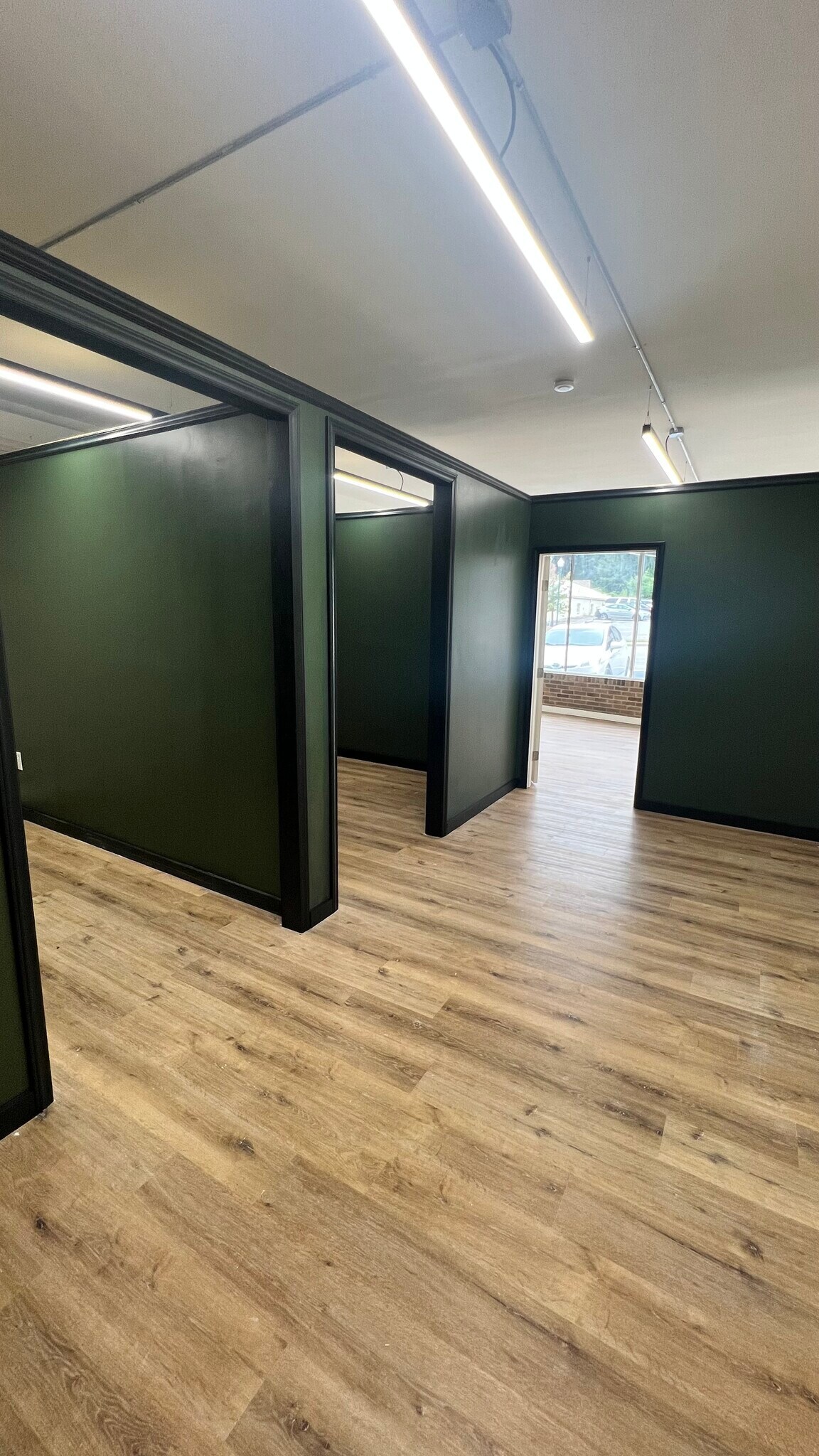3033 N Main St, Columbia, SC for lease Interior Photo- Image 1 of 12