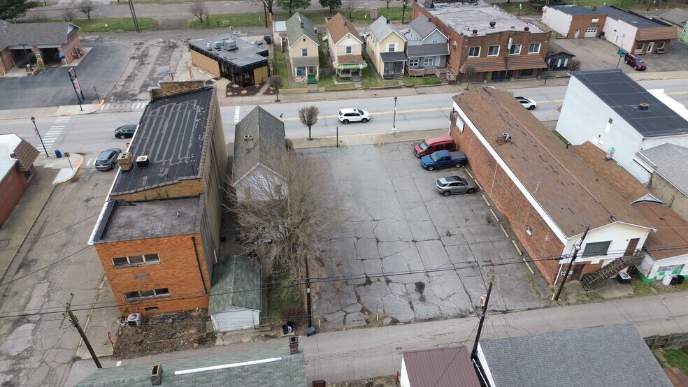 Follansbee Investment Portfolio portfolio of 3 properties for sale on LoopNet.com - Building Photo - Image 1 of 8