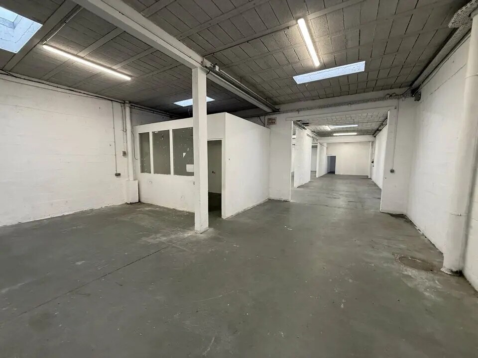 Flex in Domont for lease Interior Photo- Image 1 of 6