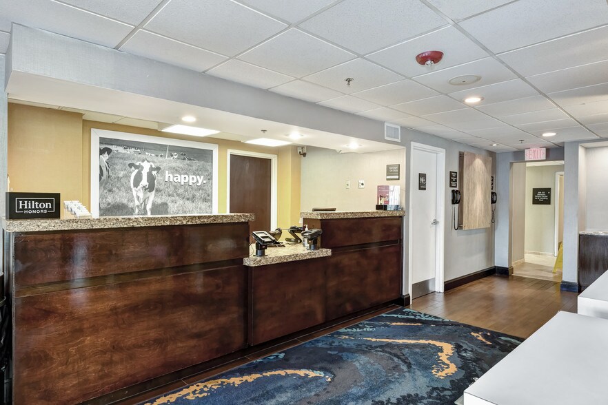 1094 Chris Dr, West Columbia, SC for sale - Building Photo - Image 1 of 1