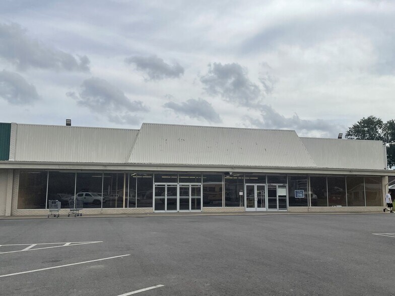 Tate Cove, Ville Platte, LA for lease - Building Photo - Image 1 of 1