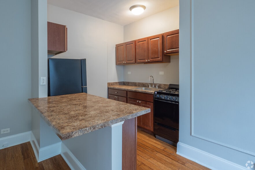5326 S Cornell Ave, Chicago, IL for sale - Building Photo - Image 3 of 7