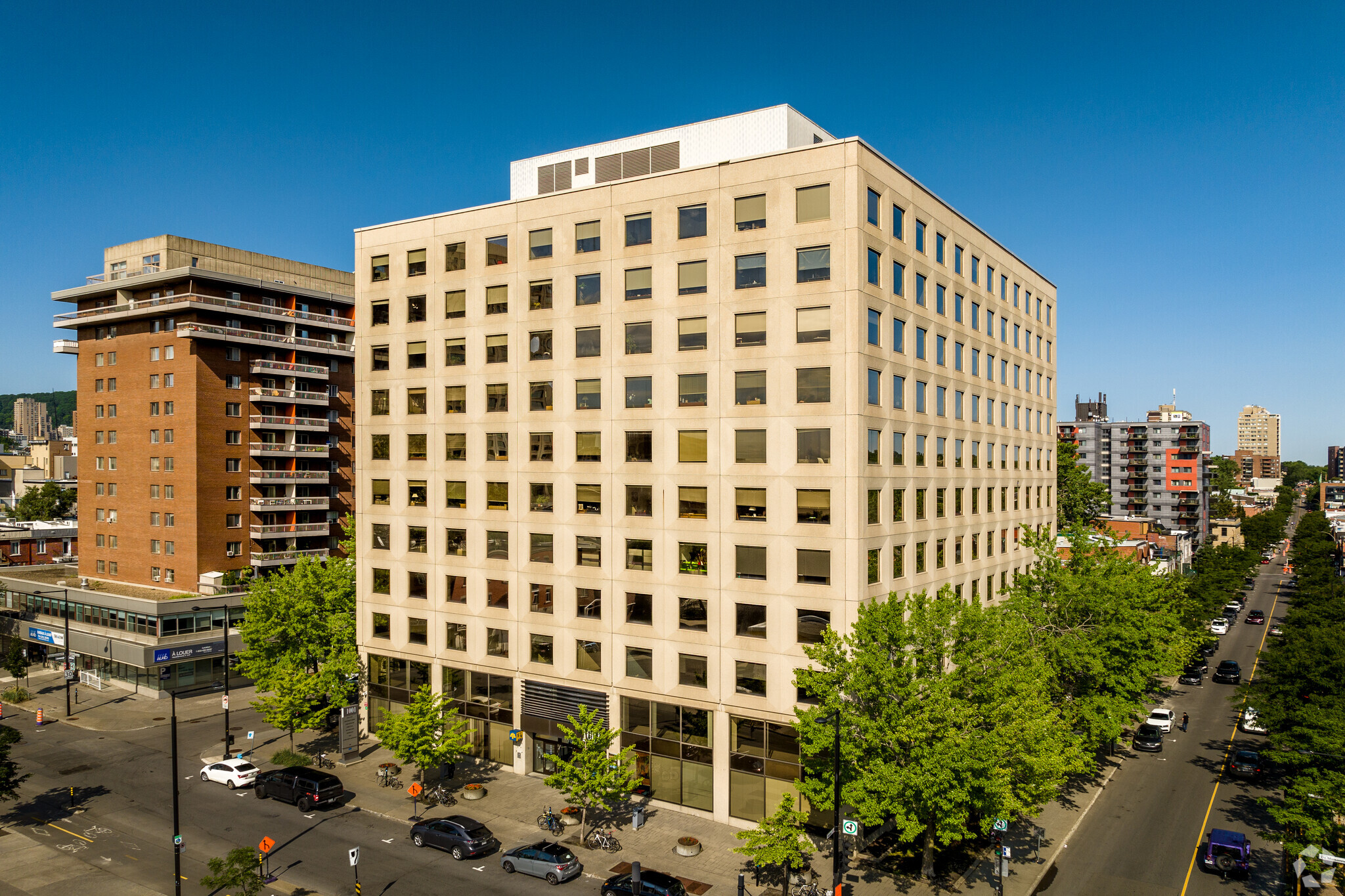 1001 Boul De Maisonneuve E, Montréal, QC for lease Building Photo- Image 1 of 13