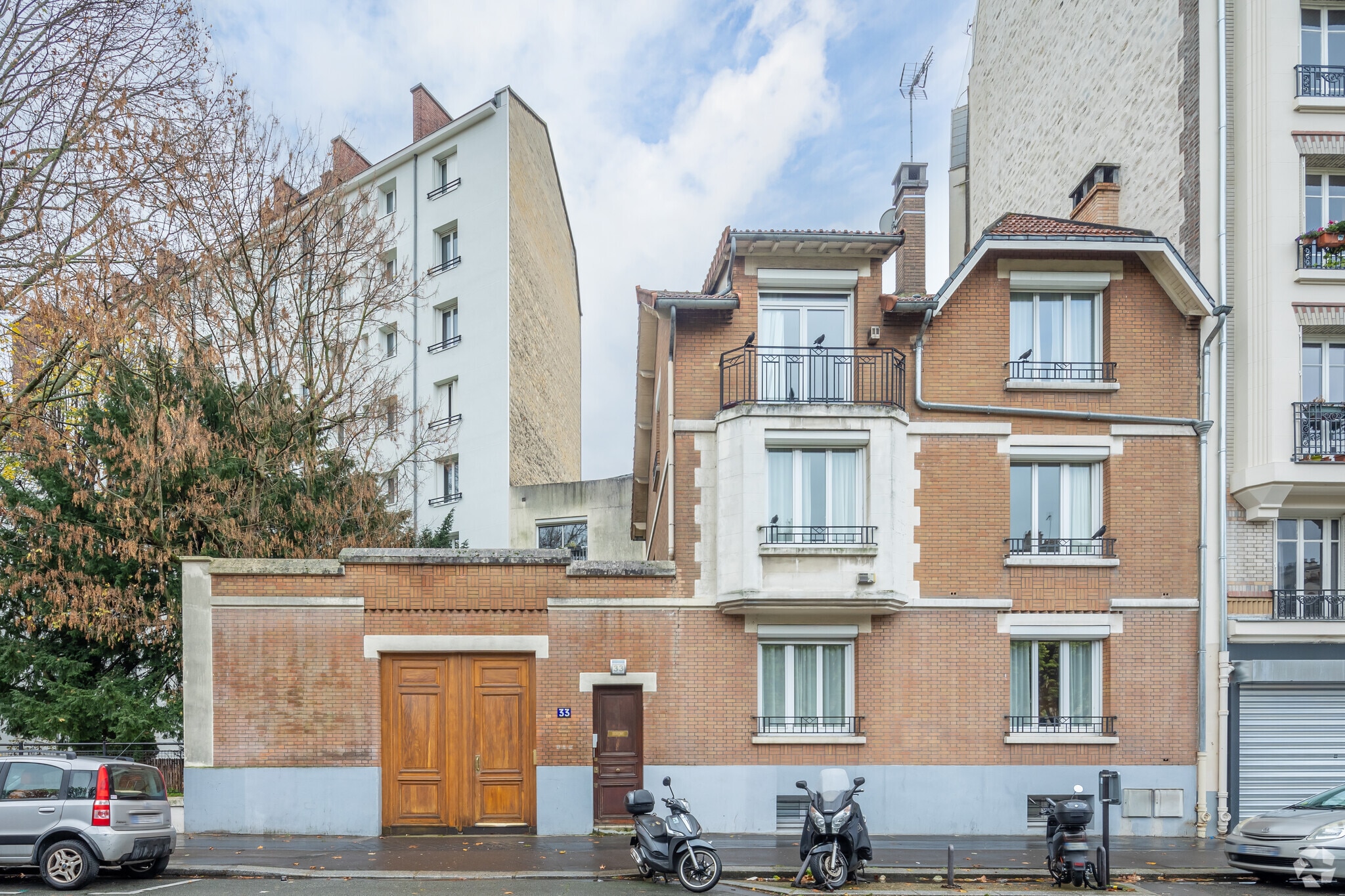 33 Rue De La Fontaine À Mulard, Paris for sale Primary Photo- Image 1 of 19