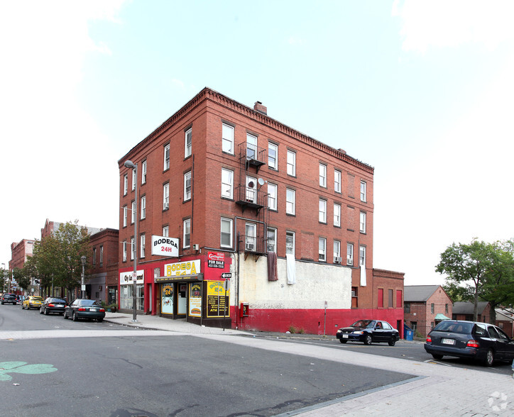 148-154 High St, Holyoke, MA for sale - Primary Photo - Image 1 of 1