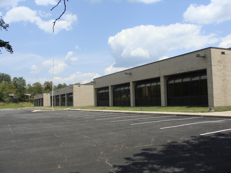 170-180 Industry Dr, Pittsburgh, PA for lease - Primary Photo - Image 1 of 5