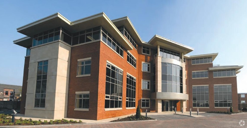 Epsom Ave, Wilmslow for lease - Primary Photo - Image 1 of 6