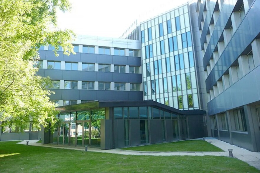 4 Avenue Pablo Picasso, Nanterre for lease - Building Photo - Image 2 of 14