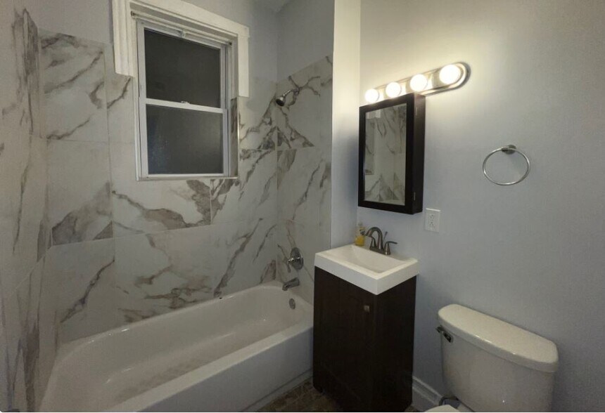 1721 W 65th St, Chicago, IL for sale - Building Photo - Image 2 of 15