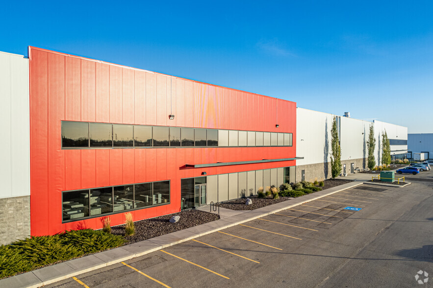 14210 157 Av NW, Edmonton, AB for lease - Building Photo - Image 2 of 5