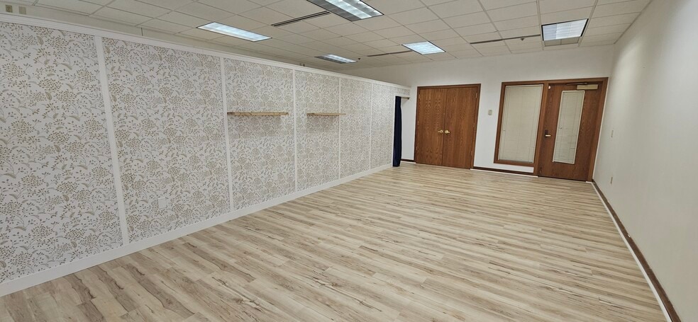 1903 Keith St, Eau Claire, WI for lease - Interior Photo - Image 3 of 16